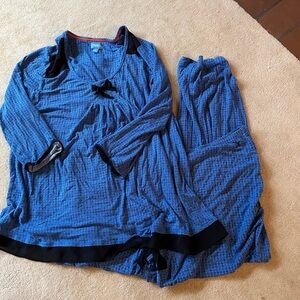Simply Vera Vera Wang Blue and black net trim.Lounge or sleepwear. XXL